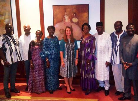 Melinda Gates in Burkina Faso with First Lady, Sika Bella Kaboré and guests. Juste Nansi is the first person on the right. 