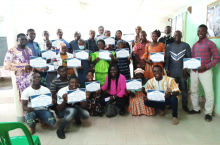 Incubation  programme participants with their ceritificates