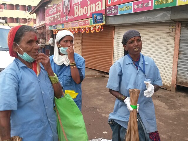 Female sanitation workers in India (photo R. Shiva)