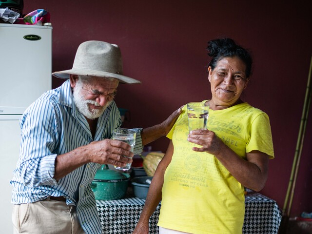 Oswaldo and wife smiling Honduras
