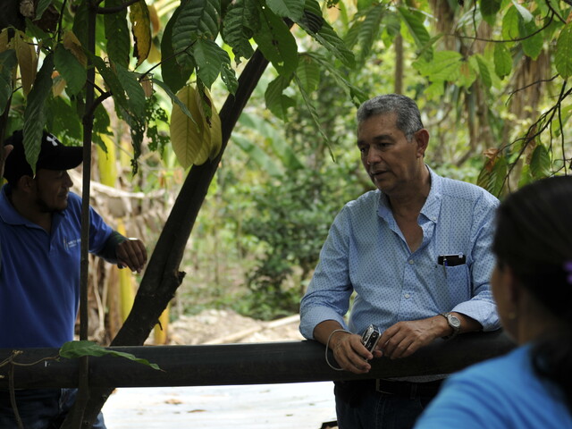 Pedro Ortiz,  co-ordinator of the executive secretary CONASA, visiting a rural dispersed community